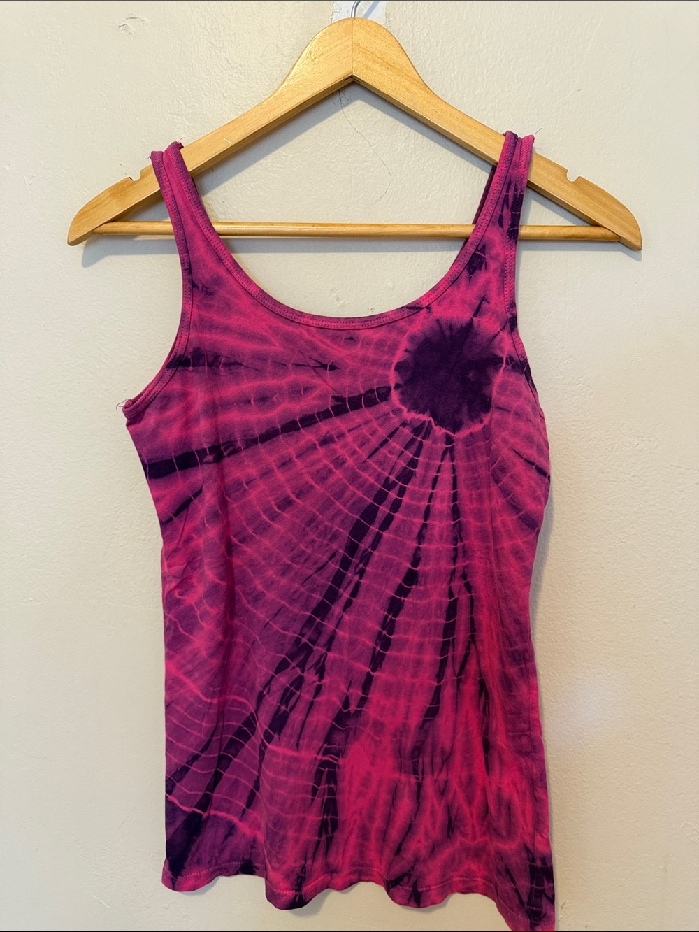 Stranded Pink & Purple Spiral Tie-Dye Scoop Tank